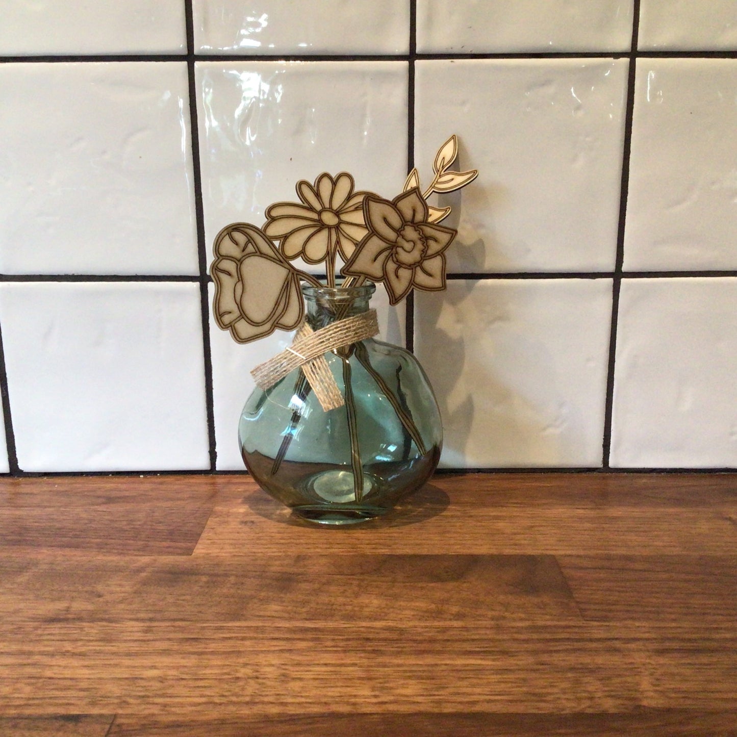 Houten bloemen in vaas 2